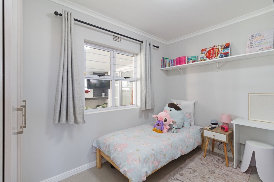 To Let 4 Bedroom Property for Rent in Sunningdale Western Cape
